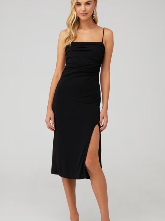 Astr Dresses & Skirts - ASTR GELLER DRESS - Black